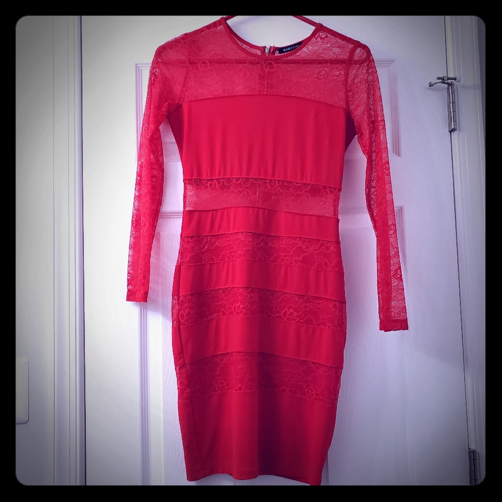 ❤Paint the town Red long sleeve dress❤